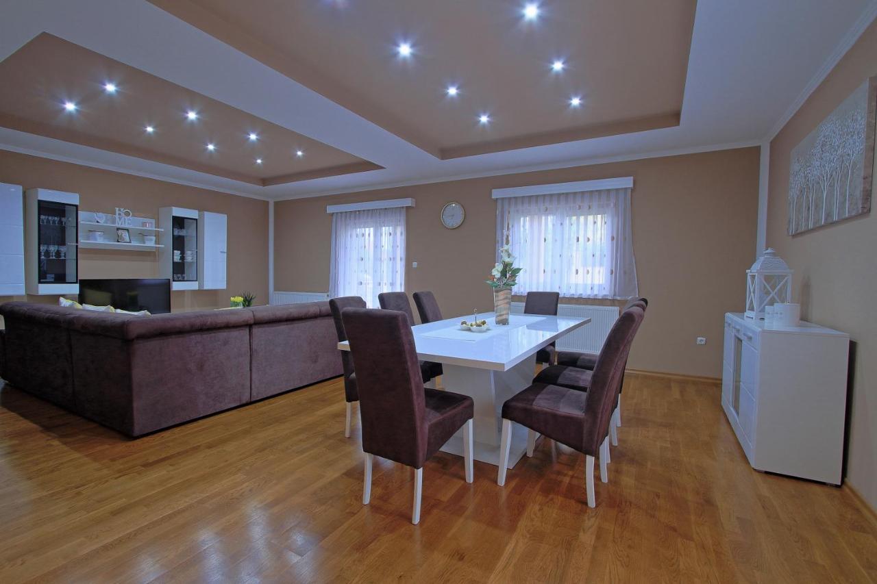Holiday House Lana Otočac المظهر الخارجي الصورة
