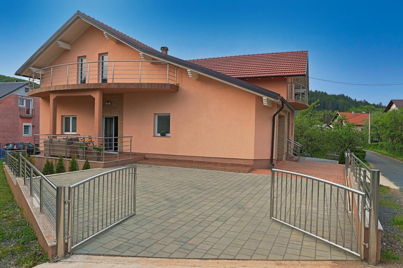 Holiday House Lana Otočac المظهر الخارجي الصورة